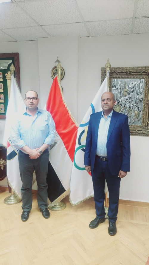 النائب الأول لرئيس اللجنة الاولمبية اليمنية يلتقي رئيس اللجنة الاولمبية المصرية بالقاهرة 
