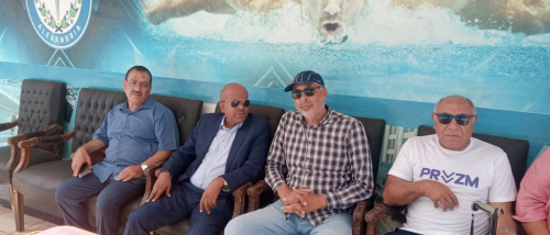 رئيس الاتحادين اليمني والعربي للألعاب المائية يحضر بطولة كأس مصر للسباحة في الإسكندرية 