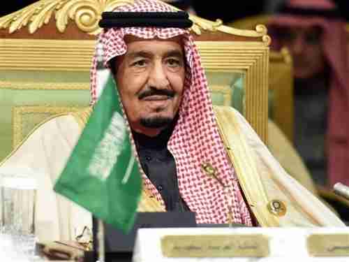   العاهل السعودي يدعو لعقد قمتين خليجية - عربية لمواجهة التهديدات في المنطقة
