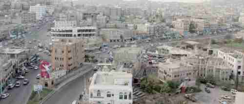 مذيع بقناة أبوظبي ينصح سكان صنعاء بالنزوح الى الأرياف