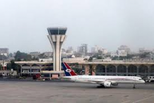 مطار عدن يرفض استقبال يمنية العالقين اليمنيين 