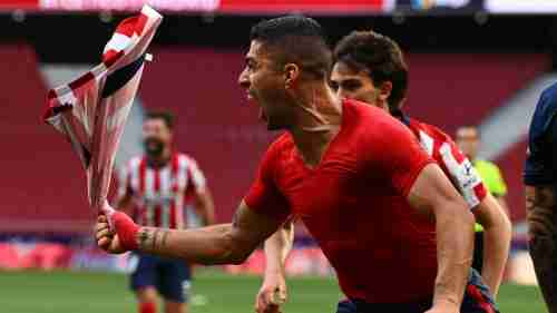 سواريز يقرّب أتلتيكو مدريد من الفوز بالدوري الإسباني