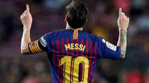 جدته أول من اكتشفه وكان يبكي عند الذهاب لبرشلونة.. ميسي: نادم لعدم تبادل القمصان مع رونالدو وروبرتو كارلوس