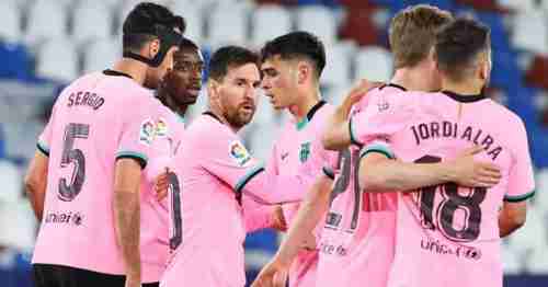 مذبحة لابورتا تهدد 10 نجوم ببرشلونة
