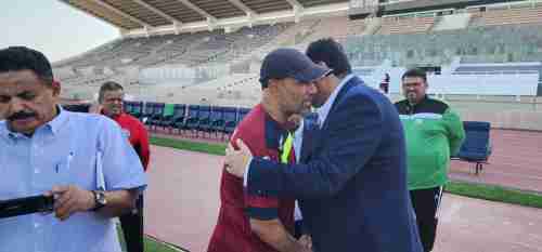 وزير للشباب والرياضة يزور المنتخب الوطني لكرة القدم في الطائف ويمنح اللاعبين 21 مليون ريال