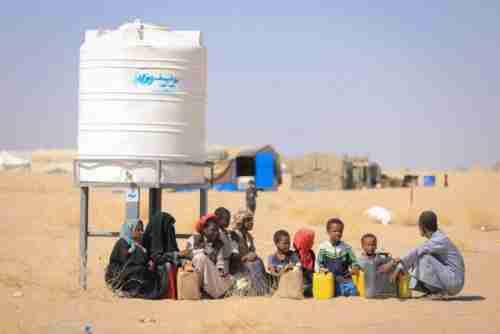 المستورد الرئيسي للقمح في اليمن يوجه أول تحذير من مجاعة كارثية