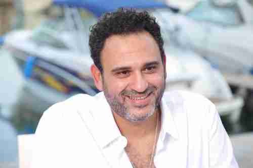 أكرم حسني يكشف تفاصيل أغنيته مع محمد منير