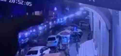 فيديو كاميرا مراقبة تكشف لحظة سقوط الطائرة التجسسية بالقرب من مركز تجاري في صنعاء