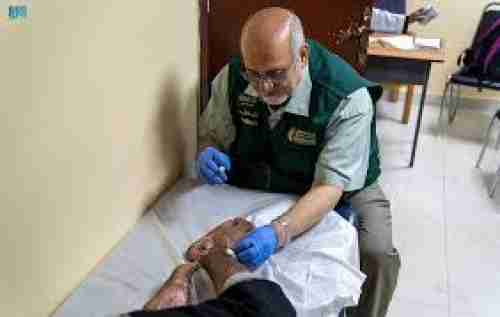 مركز الملك سلمان يجري 70 عملية جراحية في التجميل والحروق والتشوهات بعدن (تفاصيل)