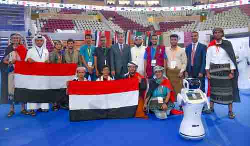 منير الوجيه يهنئ أبطال الروبوت اليمني بحصولهم على المركز الأول عربيًا 