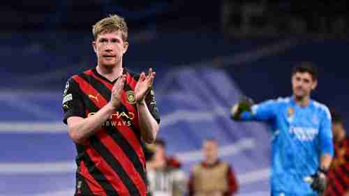 بعد فضيحة "الخيانة" الشهيرة.. مشهد مثير أثناء لقاء دي بروين وكورتوا (فيديو)