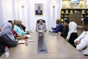 الوزير البكري يلتقي رئيس أكاديمية عدن للغوص الحر "عمرو القاسمي"