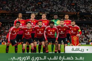 مانشستر يونايتد يعرض فريقه بالكامل للبيع .. والسبب 