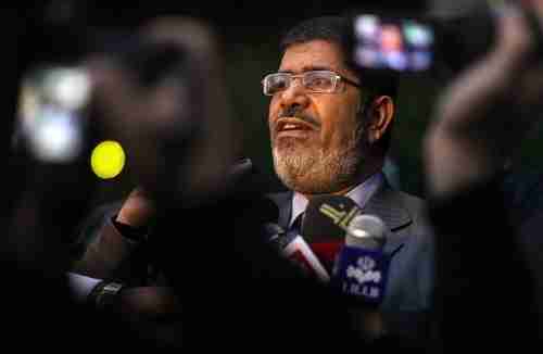 بالفيديو.. مذيعة مصرية تقع في خطأ فادح اثناء قراءة خبر وفاة الرئيس مرسي (شاهد ماذا قرأت؟)