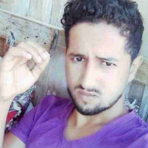 الصحفي عماد حيدرة يعزي أسرة الشهيد الدكتور محمد غالب احمد 