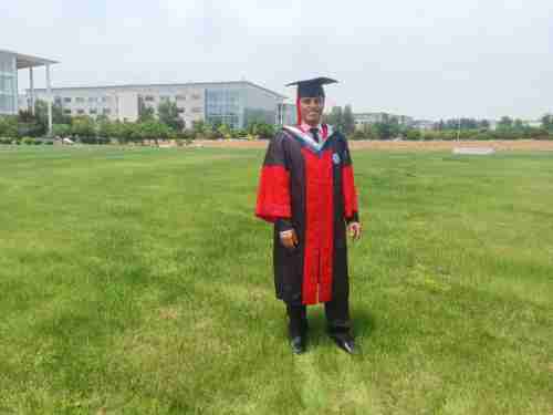 الدكتوراه بإمتياز للباحث والصيدلي اليمني مروان المعيليقي من إحدى الجامعات الصينية