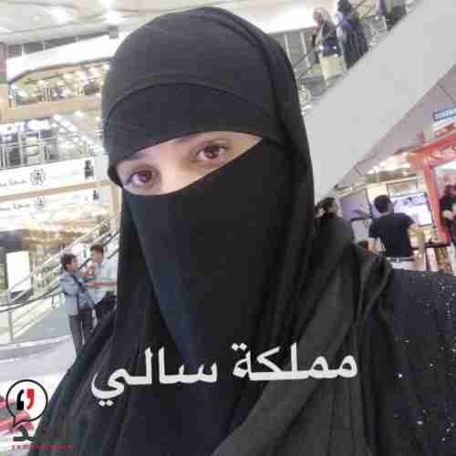 قصة نجاح وسط العاصفة.. اليمنية "سالي الاحمدي" حين يتحقق الحلم بقبضة امرأة