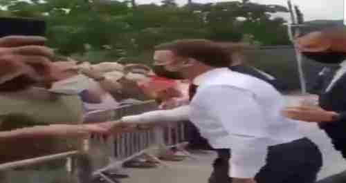 فيديو: شاب يصفع الرئيس الفرنسي في خده الأيسر