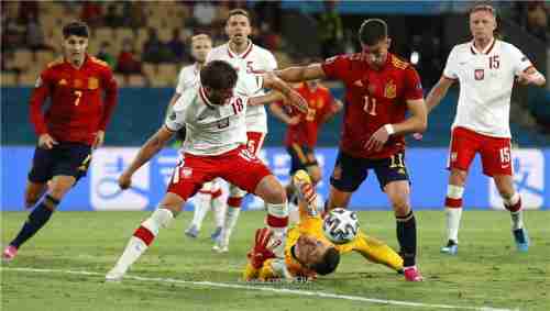 إسبانيا تواصل نتائجها المخيبة بالتعادل مع بولندا في يورو 2020