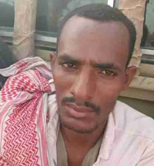 لاجئ افريقي يعتدي على نجل مسئول في الجوف بفأس