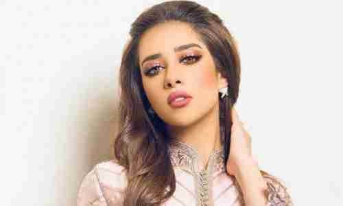 شاهد.. الفنانة بلقيس ترقص في فرح شعبي بالقاهرة.. وتعلق: "توقعوا أخش أي فرح كده"