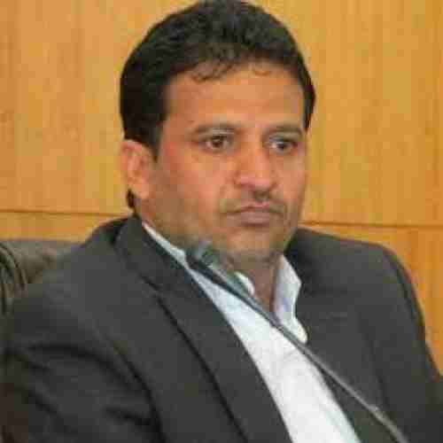 قيادي حوثي بارز يستفز اليمنيين باطلاق هذا الوصف على مؤسس حكم الأئمة في اليمن
