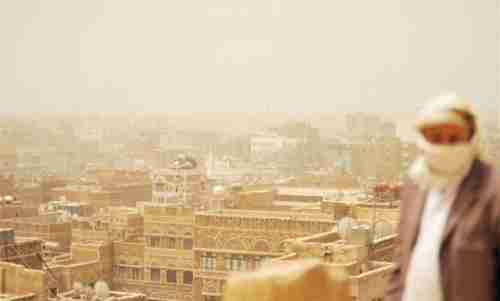 تحذيرات هامة من موجة غبار تجتاح 8 محافظات يمنية خلال الساعات القادمة