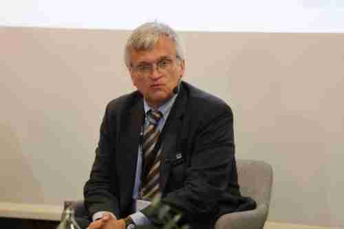 المبعوث السويدي إلى اليمن يعلن جاهزية بلاده حين يكون ”اليمنيين جاهزين”