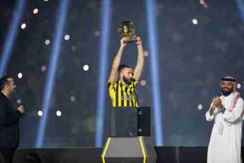مانشستر يونايتد يمنح ريال مدريد فرصة تعويض رحيل بنزيما للسعودية