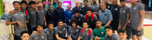 السفير اليمني يزور المنتخب قبل مواجهة البحرين 