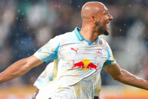 سالزبورج يكسب باتشوكا ويتصدر مجموعة الهلال