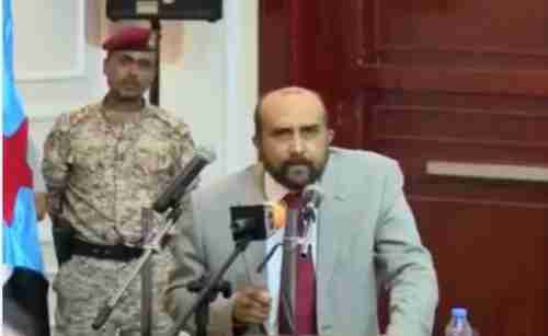   الرئاسة توقف مرتبات وكيل وزارة الاعلام النواصري .. والسبب