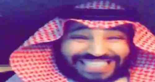 ظهور شبيه لـ"محمد بن سلمان" يرتكب أعمالًا مفاجئة.. وقرار صادم من الديوان الملكي السعودي بحقه (فيديو)