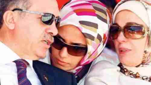 ما قصة مولود إسراء ابنة أردوغان ... التي توعد أبوها بسببه بتأديب وسائل التواصل الاجتماعي غير الأخلاقية