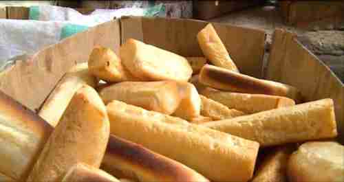 لأول مرة.. بيع كجم الخبز بـ 500 ريال في عدن