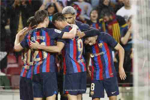 هل يضم برشلونة مبابي عبر صفقة تبادلية؟