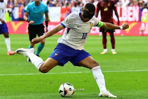 مبابي يتخلص من أزمته قبل موقعة إسبانيا