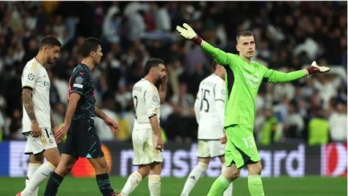 مينديز يلتقي إدارة ريال مدريد لحل مشكلة لاعبه