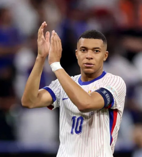 بكلمة واحدة.. مبابي يرد على مشجع ريال مدريد