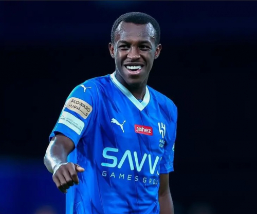 الهلال يحصن سعود عبد الحميد من أنياب أوروبا