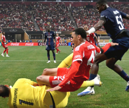 إصابة موسيالا.. من صدمة إلى تراشق بين نوير وكورتوا
