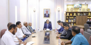 الوزير البكري يوجه بمتابعة أرضية ملعب نادي الجلاء بعدن