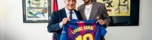 لامين يامال يتسلم القميص 10 في برشلونة 