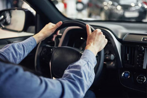 لا تحتاج لتكييف.. حيلة مدهشة تُبرد سيارتك في ثوانٍ