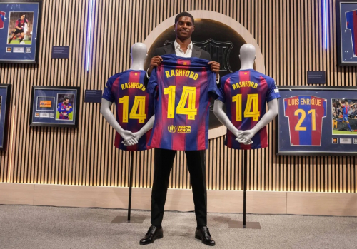 هل ينجح راشفورد في إحياء مسيرته مع برشلونة وحجز مكان أساسي؟