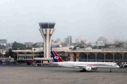   صحيفة بريطانية تكشف عن صراع السيطرة على مطار عدن وتنذر بتوقفه  