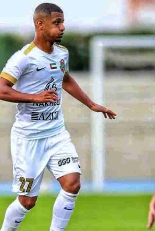   نادي برشلونة الإسباني يستدعي اللاعب اليمني عادل الشاذلي من الامارات 