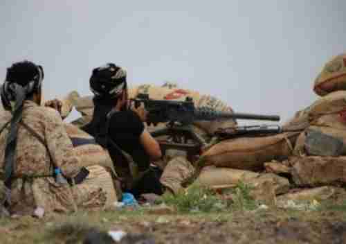 عاجل : أبطال اللواء 35 مدرع يتصدون لهجوم حوثي في جبهة الأحكوم 