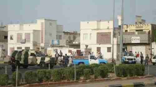   تضارب الأنباء عن سقوط معسكر القوات الخاصة بيد قوات الإنتقالي في أبين
