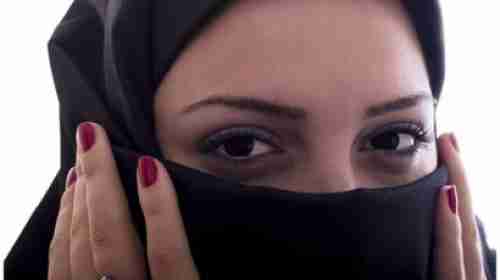 مئات السعوديات يتخلين عن النقاب... هذه تجاربهن السابقة معه (صور)